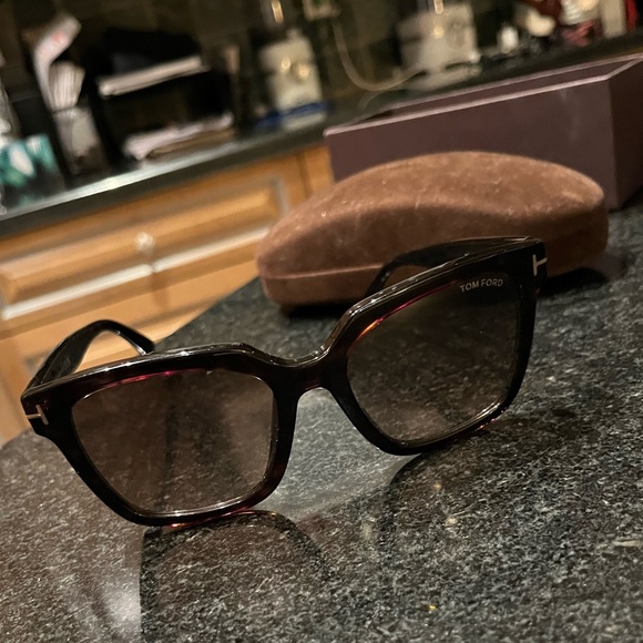 Tom Ford  Selby Sunglasses - Picture 9 of 11